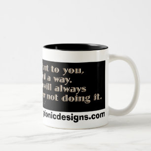 Priorität in der Aktion Zweifarbige Tasse