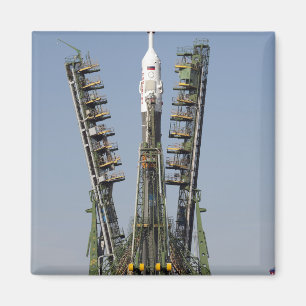 Produkteinführungs-Baugerüst wird in Platz Magnet