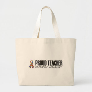 professeur fier des enfants avec le sac d'autisme