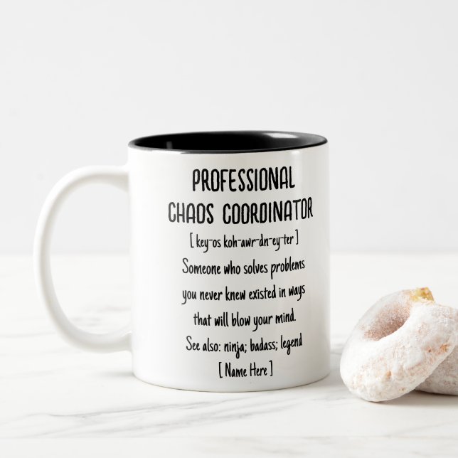 Professional Chaos Coordinator Definition Coworker Zweifarbige Tasse (Mit Donut)