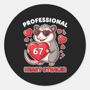 Professioneller Herzensdieb Valentines 67 Meme 6 7 Runder Aufkleber