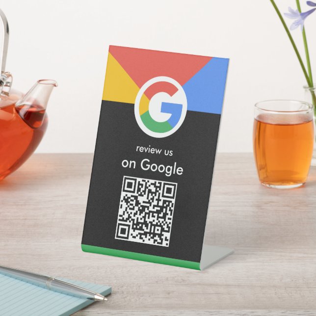 Professioneller Scan, um Google-QR-Code Geschäft z Sockelschild (In SItu)