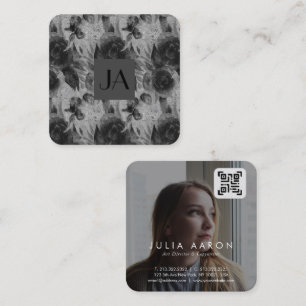Professioneller Schwarz-Weiß-Blumen-Foto-QR-Code Quadratische Visitenkarte