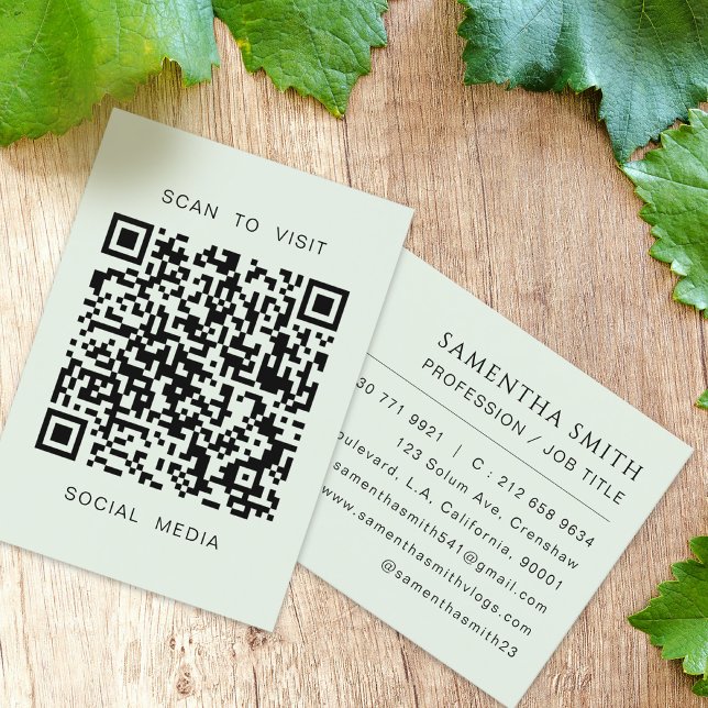 Professionelles minimales QR-Code Hellgrün  Visitenkarte (Von Creator hochgeladen)