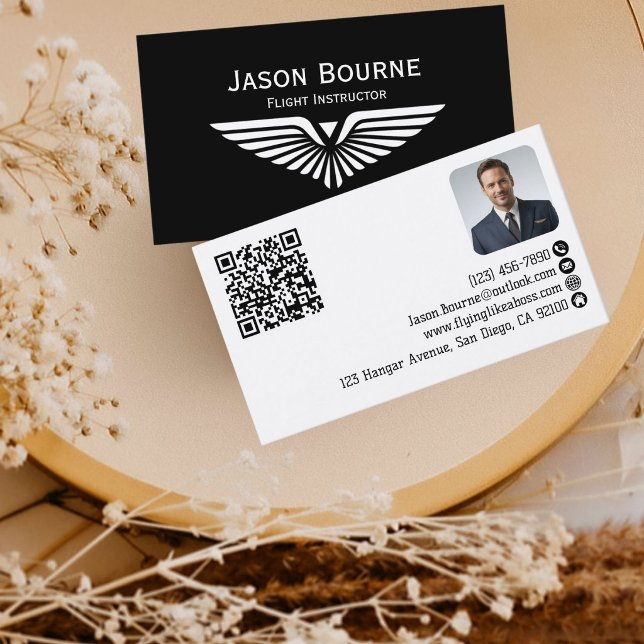 Professionelles Mitarbeiterfoto QR-Code Flugkapitä Visitenkarte (Von Creator hochgeladen)