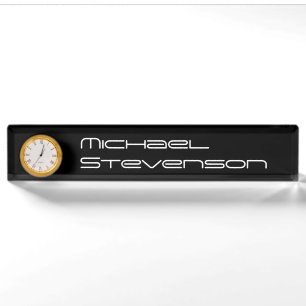 Professionelles schwarzes modernes Namensschild mi Namensplakette