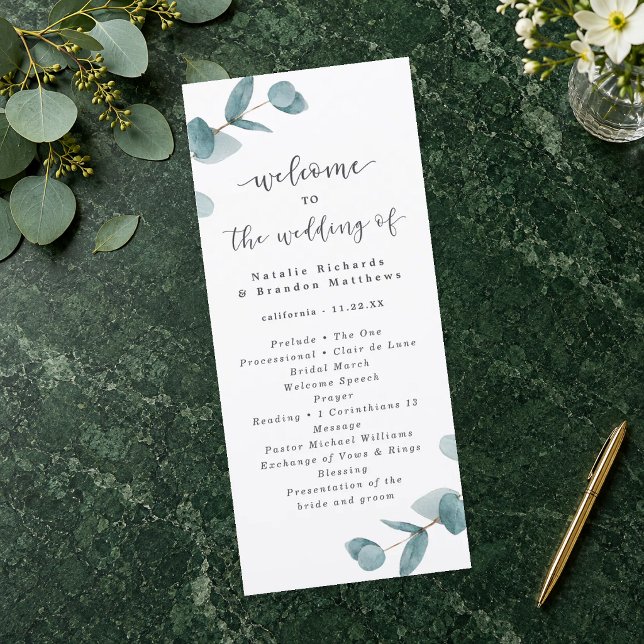 Programme Cérémonie de mariage élégante à l'écriture Eucalyp (Eucalyptus Wedding Ceremony Program. Styling props not included.)