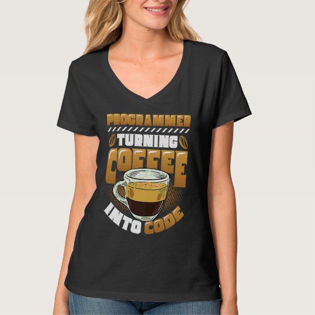 Programmierer, der Kaffee in Code verwandelt Progr T-Shirt (Vorderseite)