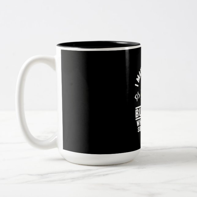 Programmierer machen Software-Fehler kostenlos Zweifarbige Tasse (Links)