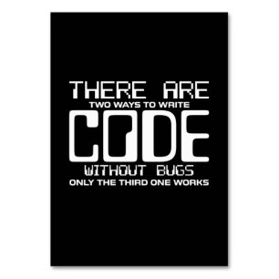 Programmierer schreiben Code ohne Fehler Tischnummer