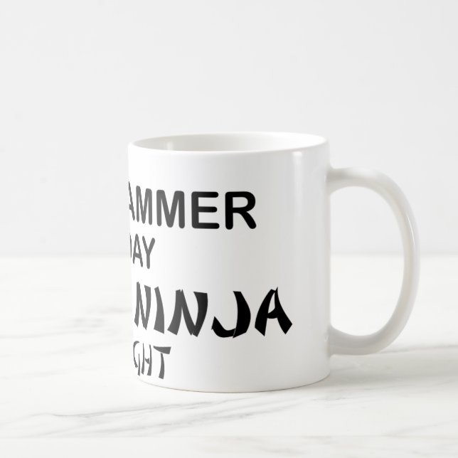 Programmierer tödliches Ninja bis zum Nacht Kaffeetasse (Rechts)