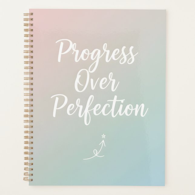 Progress Over Perfection – Minimal Motivational Qu Planer (Vorderseite)