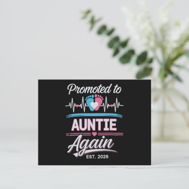 Promoted To Auntie Again Est 2026 Pregnancy Reveal Ankündigungspostkarte (Stehend Vorderseite)