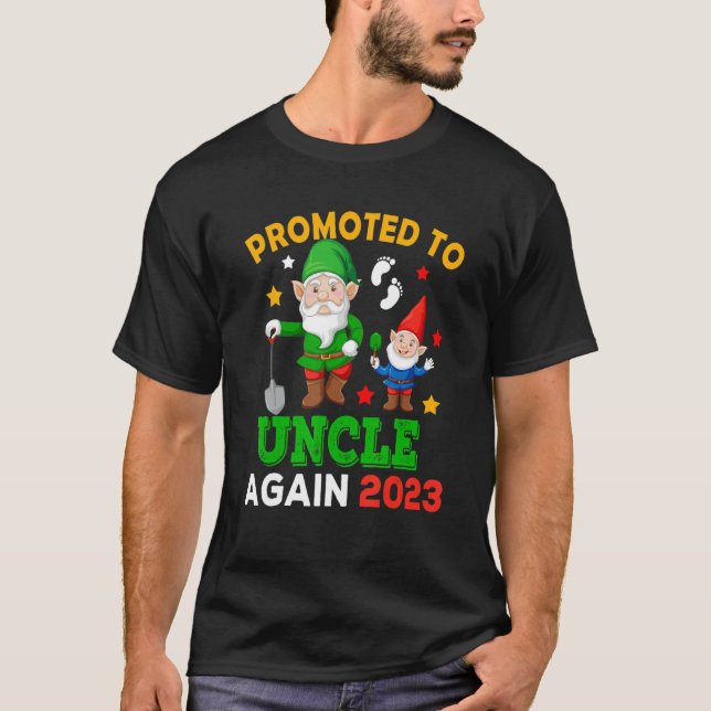 Promoted To Uncle Again 2023 Two Funny Gnomes Preg T-Shirt (Vorderseite)