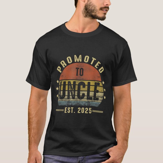 Promoted To Uncle Est 2025 New Uncle Fathers Day F T-Shirt (Vorderseite)