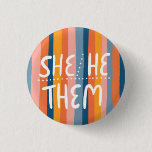 Pronouns farbenfrohe handsignierte Streifen Button