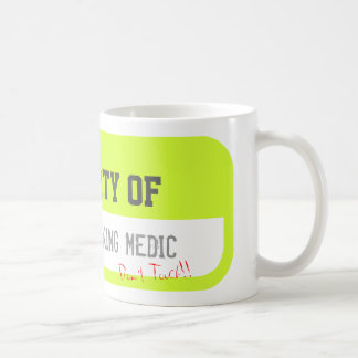 PROPRIÉTÉ d'UNE tasse ASSIDUE de jaune de MÉDECIN