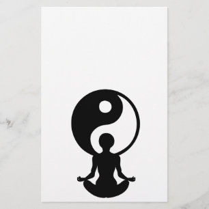 Prospectus 14 Cm X 21,6 Cm Jeune fille pratiquant le yoga