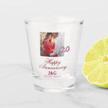 Prost auf 20 Jahre glückliches Jubiläum Foto hinzu