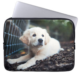 Protection Pour Ordinateur Portable Chiot de Labrador jouant dans le jardin
