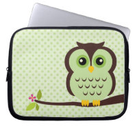 Hibou vert mignon