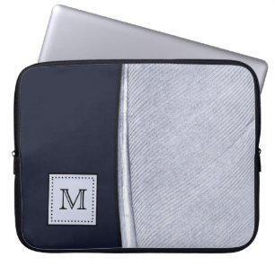 Protection Pour Ordinateur Portable Monogramme de plume argenté et marine sophistiqué