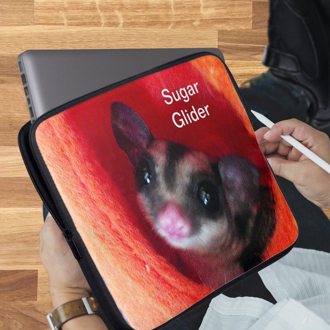 Protection Pour Ordinateur Portable Planeur à sucre en Orange Hanging Lit (Sugar Glider in Orange Hanging Bed Laptop Sleeve)