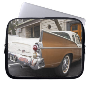 Protection Pour Ordinateur Portable Une voiture classique Studebaker Silver Hawk garée