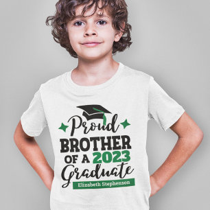 Proud Brother 2022 Absolvent schwarzen grünen Name T-Shirt