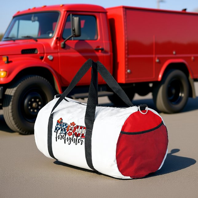 Proud Firefighter American Flag Hero Duffle Bag (Von Creator hochgeladen)