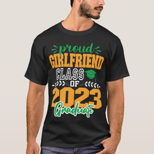 Proud GIRLFRIEND einer Klasse des MODERNEN SCRIPT  T-Shirt (Vorderseite)