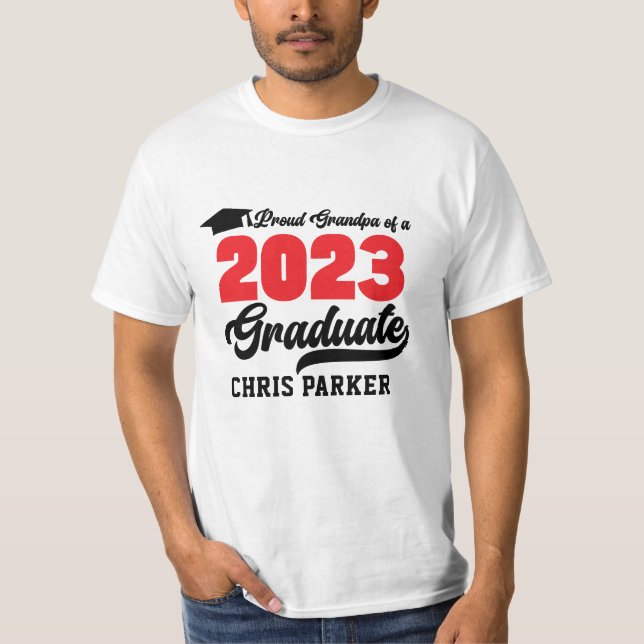 Proud GRANDPA eines 2023 Graduate Red Bold Script T-Shirt (Vorderseite)