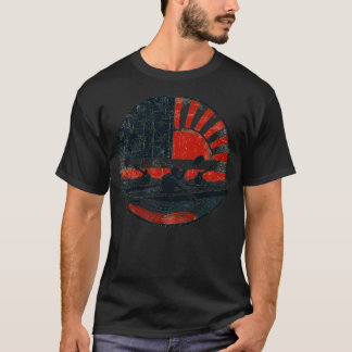 Proud Kayaker paddelt durch eine Flaggenusa T-Shirt