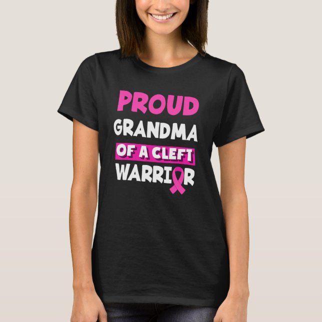 Proud Oma eines linken Kriegers Lip & Palat T-Shirt (Vorderseite)