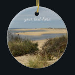Provincetown Beach auf Cape Cod Keramik Ornament<br><div class="desc">Schöne Aussicht auf das Ufer von Herring Cove Beach in Provincetown über Richtung Race Point.  Race Point Lighthouse kann in der Ferne gesehen werden.</div>