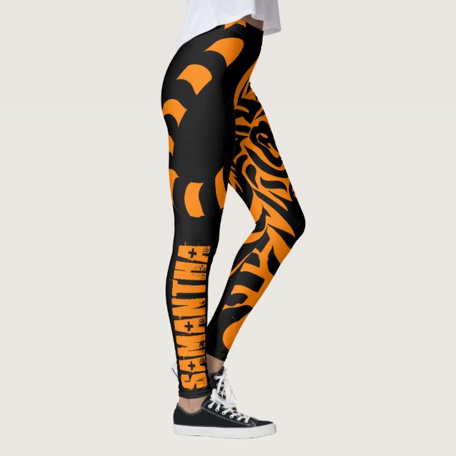 Prowling Tiger Black & Orange Individuelle Name Le Leggings (Rechts)