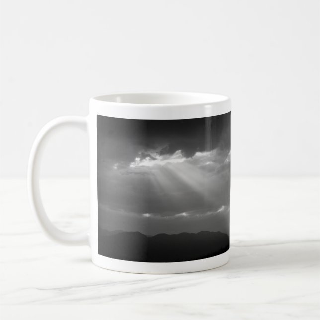 Psalm-91:1, 2 auf einer BW-Landschaft Kaffeetasse (Links)