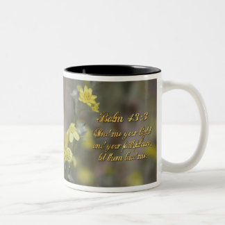 Psaume 43:3 Fleur sauvage Jaune Mug à café à deux 