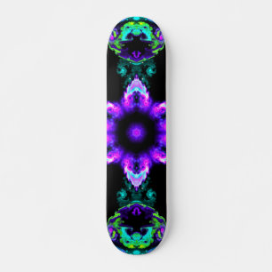 Psychedelische Hippie-Blume Lila Aquamarin und sch Skateboard