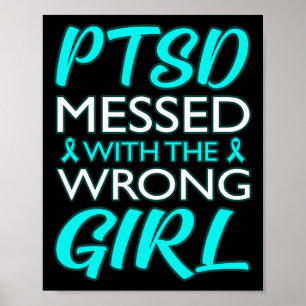 Ptsd mit der falschen Mädchen Bewusstsein Ribbon G Poster
