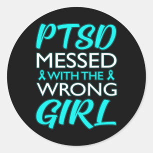 Ptsd mit der falschen Mädchen Bewusstsein Ribbon G Runder Aufkleber