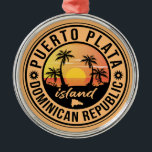 Puerto Plata Dominican Republic Ornament Aus Metall<br><div class="desc">A uniquely retro mid-century modern Puerto Plata Dominican Republic art print in vintage travel poster style. It features a curved palm tree on sandy beach with ocean under a blue cloudy sky.</div>