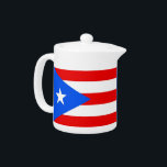 Puerto Rico Staatliche Flaggenparade<br><div class="desc">Mit unserer exklusiven Teekanne unter der Flagge von Puerto Rico können Sie Ihre Teezeit mit einer Touch Puerto-Rico-Stolz steigern! Dieser Teekessel, der Eleganz mit kulturellem Ausdruck verbindet, ist mehr als nur eine Küche, die unverzichtbar ist. Er ist eine Feier des puerto-ricanischen Erbes und des kulturellen Stolzes. Das lebhafte Design zeigt...</div>