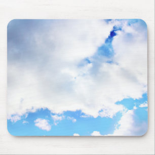 Puffy White Clouds und Blue Sky Mousepad