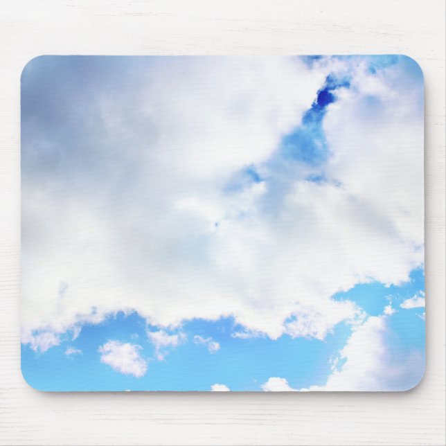 Puffy White Clouds und Blue Sky Mousepad (Vorne)