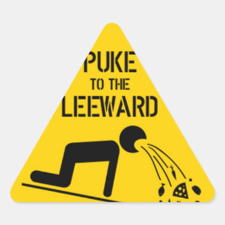 Puke an die Leeward Dreieckiger Aufkleber