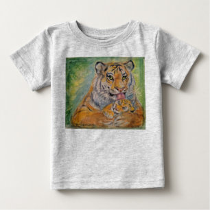 Pullover de bébé avec des tigres