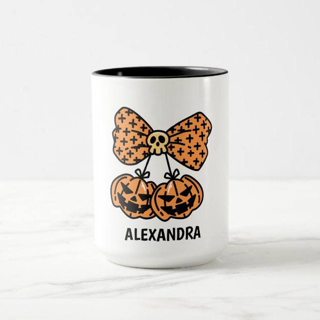 Pumpkin and skull boo Halloween Personalized Name  Tasse (Zentrum)