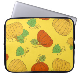 Pumpkin Doodle: Hand gezogen Nahtlos Laptopschutzhülle