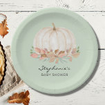 Pumpkin Fall Green Baby Dusche Pappteller<br><div class="desc">Diese niedliche Herbstpapiertafel mit Babydusche ist mit einem weißen Kürbis in Aquarellfarbe und einem weichen pastellgrünen Hintergrund ausgestattet. Ideal für eine geschlechtsneutrale Babydusche. Einfach anpassbar. Weil wir unsere Kunstwerke erstellen,  werden Sie dieses exakte Bild von anderen Designern nicht finden. Original Wasserfarbe © Michele Davies.</div>